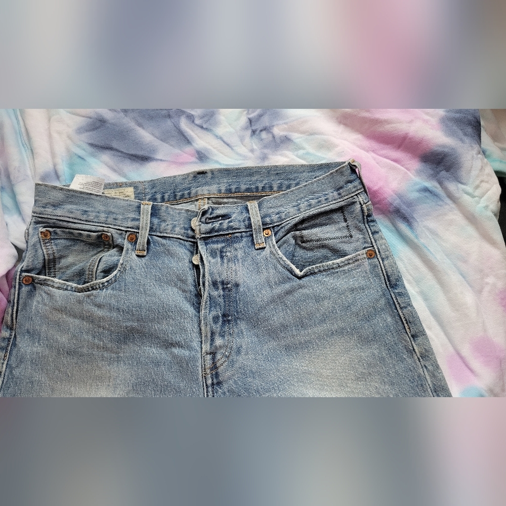Levi's - Picture 9 of 11